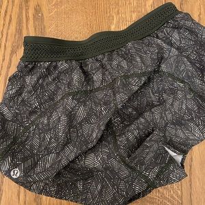 Lululemon shorty short